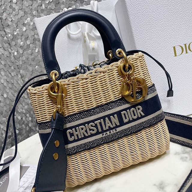 디올 워커 LADY DIOR 레이디 라탄 미디엄 백