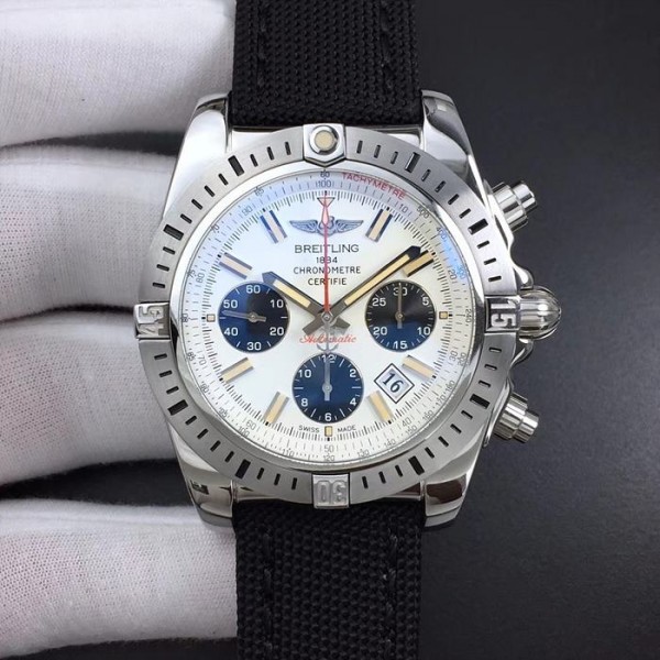 브라이틀링(Breitling)크로노멧 44 에어본 30주년 화이트